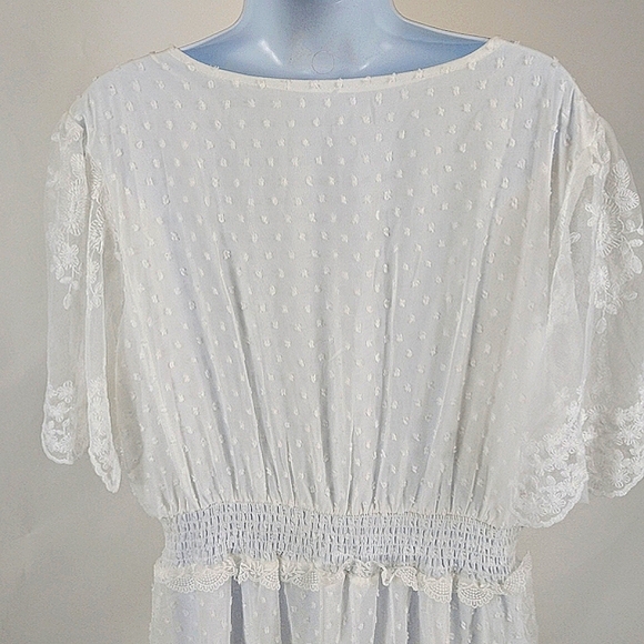 White lace overlay maxi - Picture 3 of 10